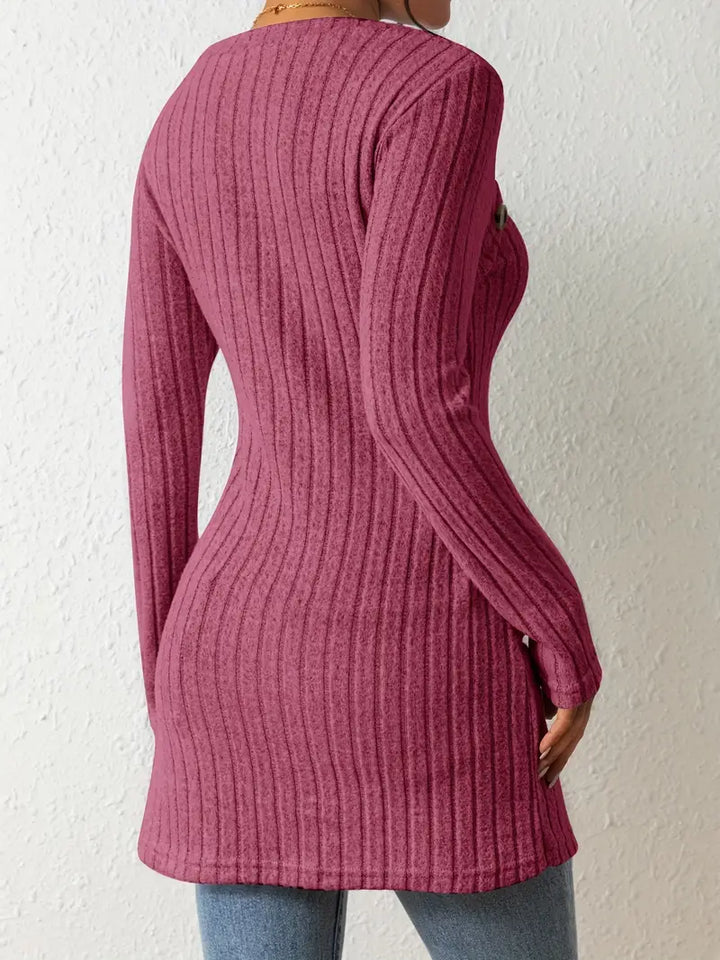 Anaya - Asymmetrical top with buttons and ribbed texture