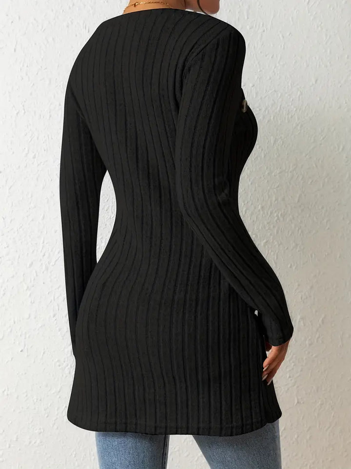 Anaya - Asymmetrical top with buttons and ribbed texture