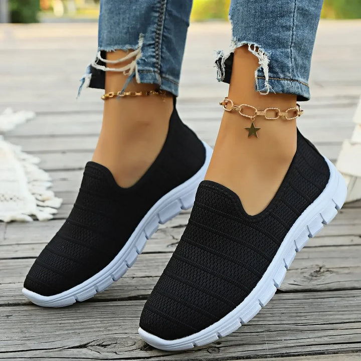 Julia | Simple and comfortable slip-ons for every day