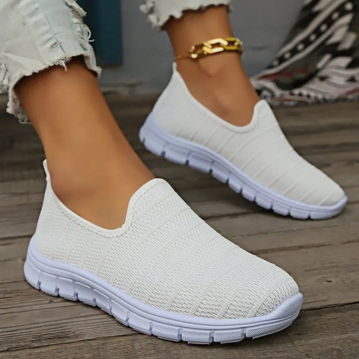 Julia | Simple and comfortable slip-ons for every day