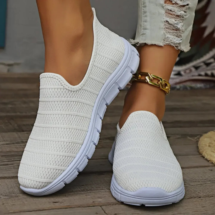 Julia | Simple and comfortable slip-ons for every day