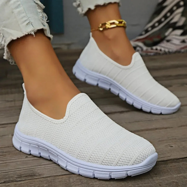 Julia | Simple and comfortable slip-ons for every day