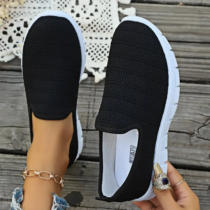 Julia | Simple and comfortable slip-ons for every day