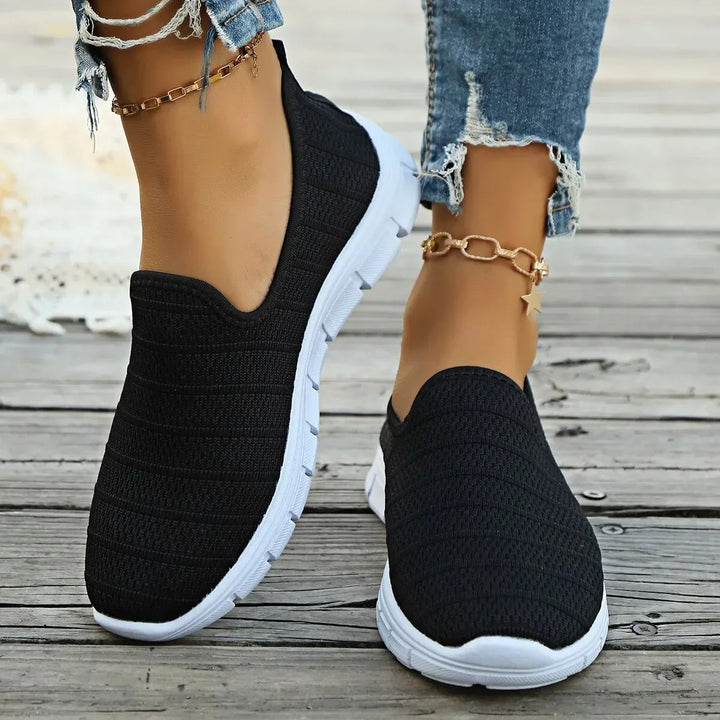 Julia | Simple and comfortable slip-ons for every day